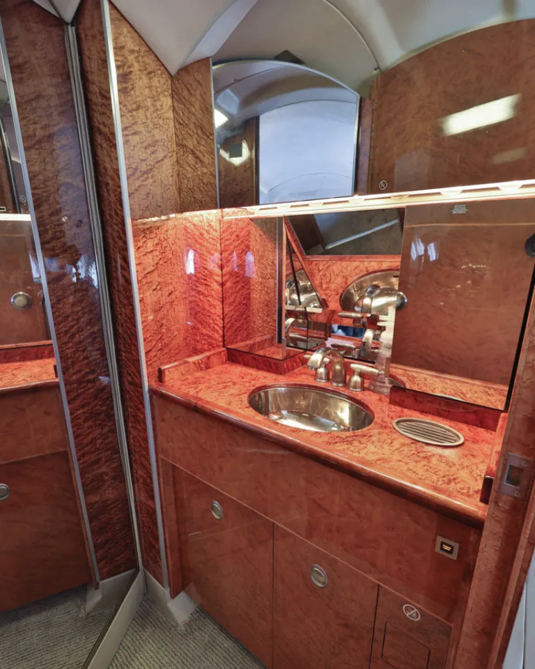 Dassault Falcon 900B interior sink.