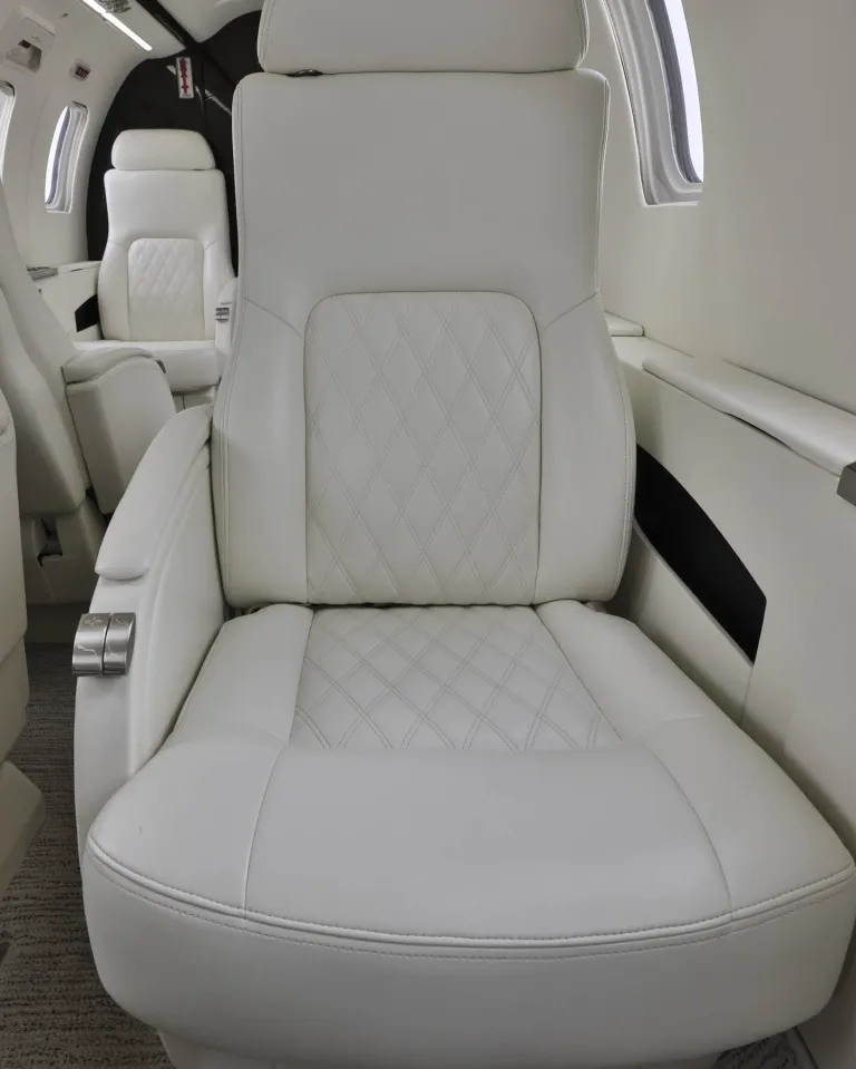 Bombardier Learjet 45XR Seat N45JG